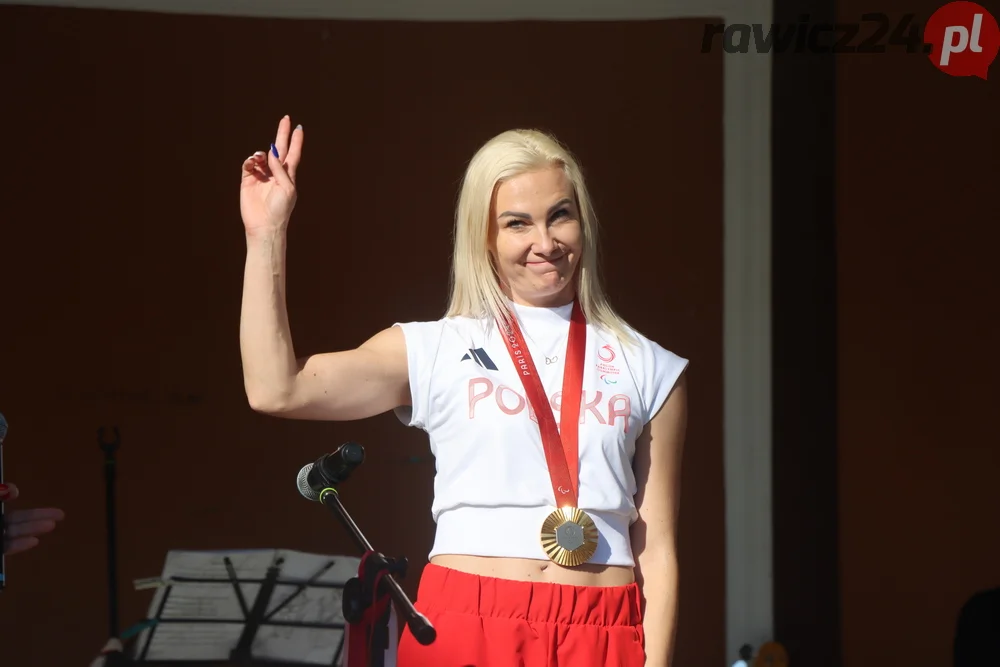 Karolina Kucharczyk na festynie w Rawiczu