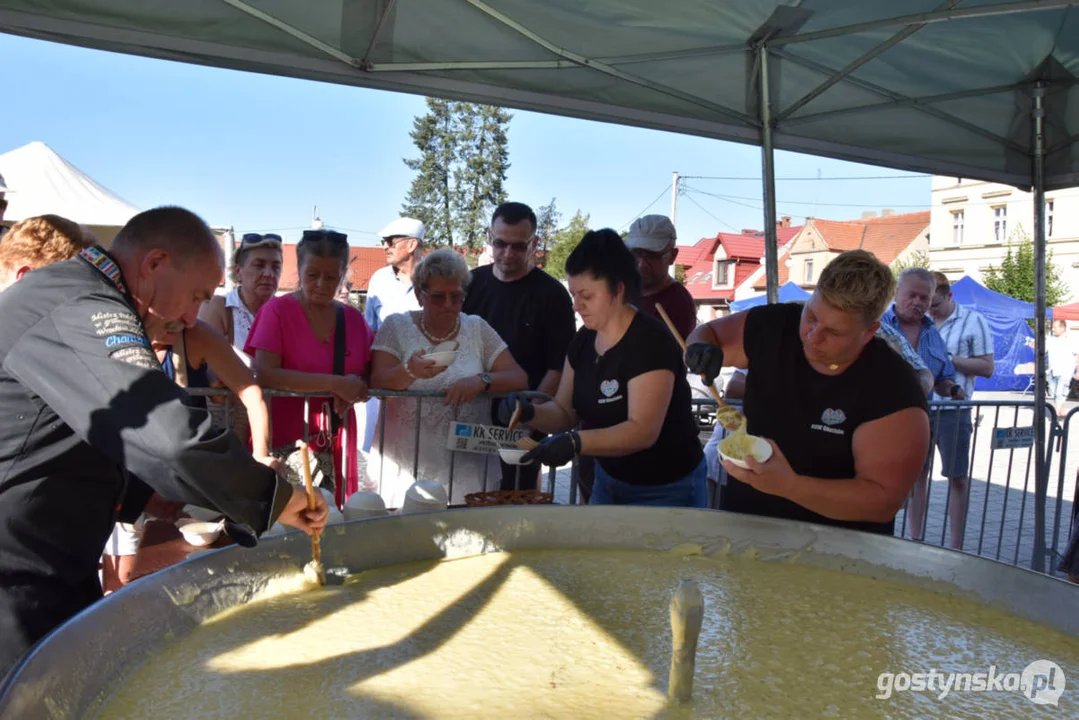 Święto Sera Smażonego w  w Pogorzeli - ustanowili rekord Polski  na największą porcję sera smażonego