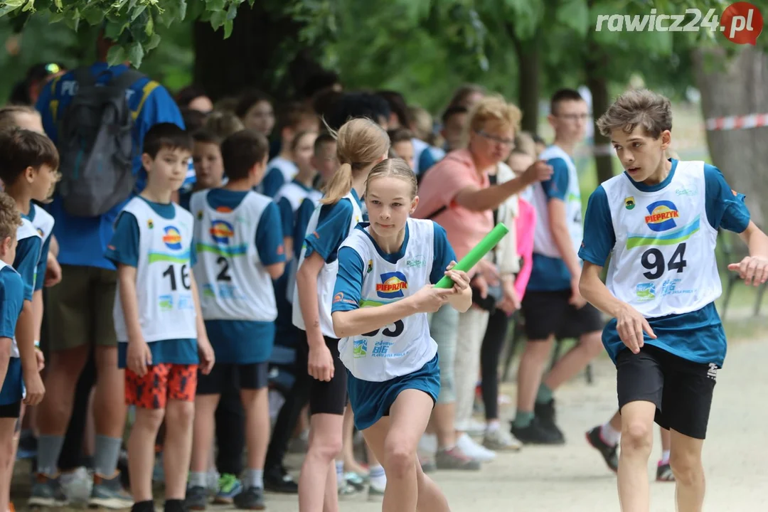 Sztafety szkolne w ramach 24h Rawickiego Festiwalu Sportu