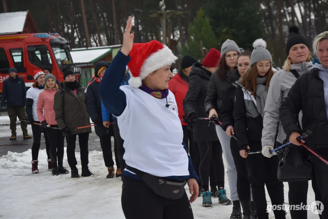 Mikołajkowy Charytatywny Marsz Nordic Walking „Idziemy dla Julki”