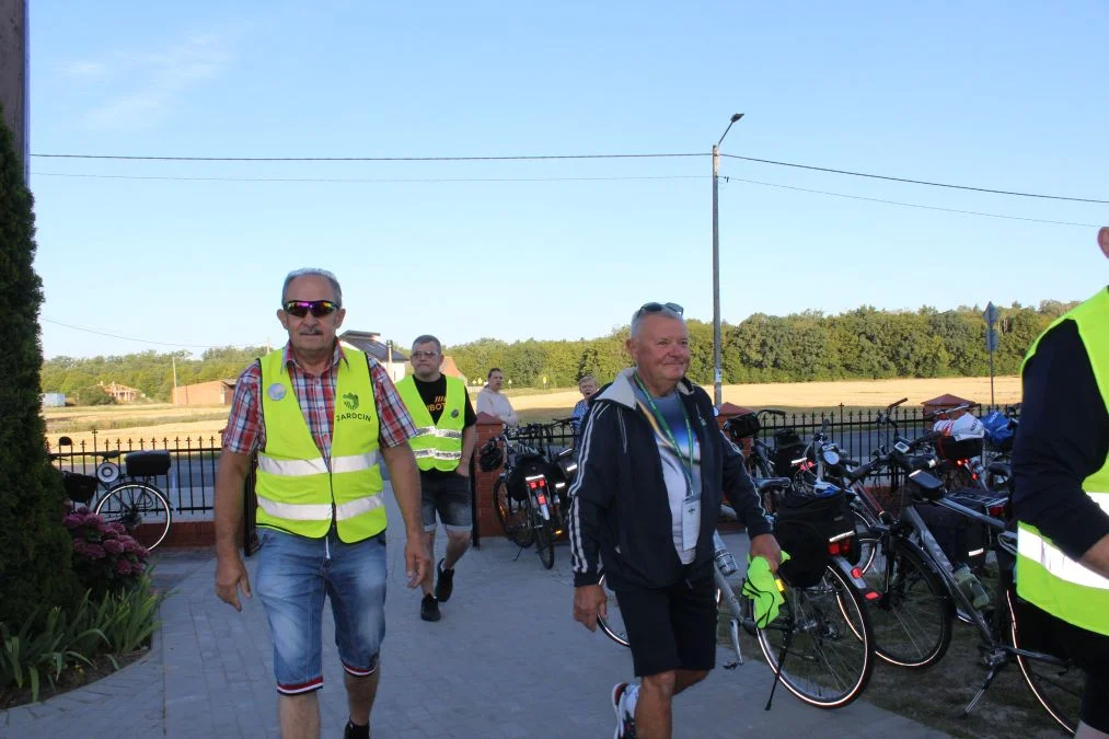 Rowerzyści z Jarocina wyruszyli w drogę na Jasną Górę