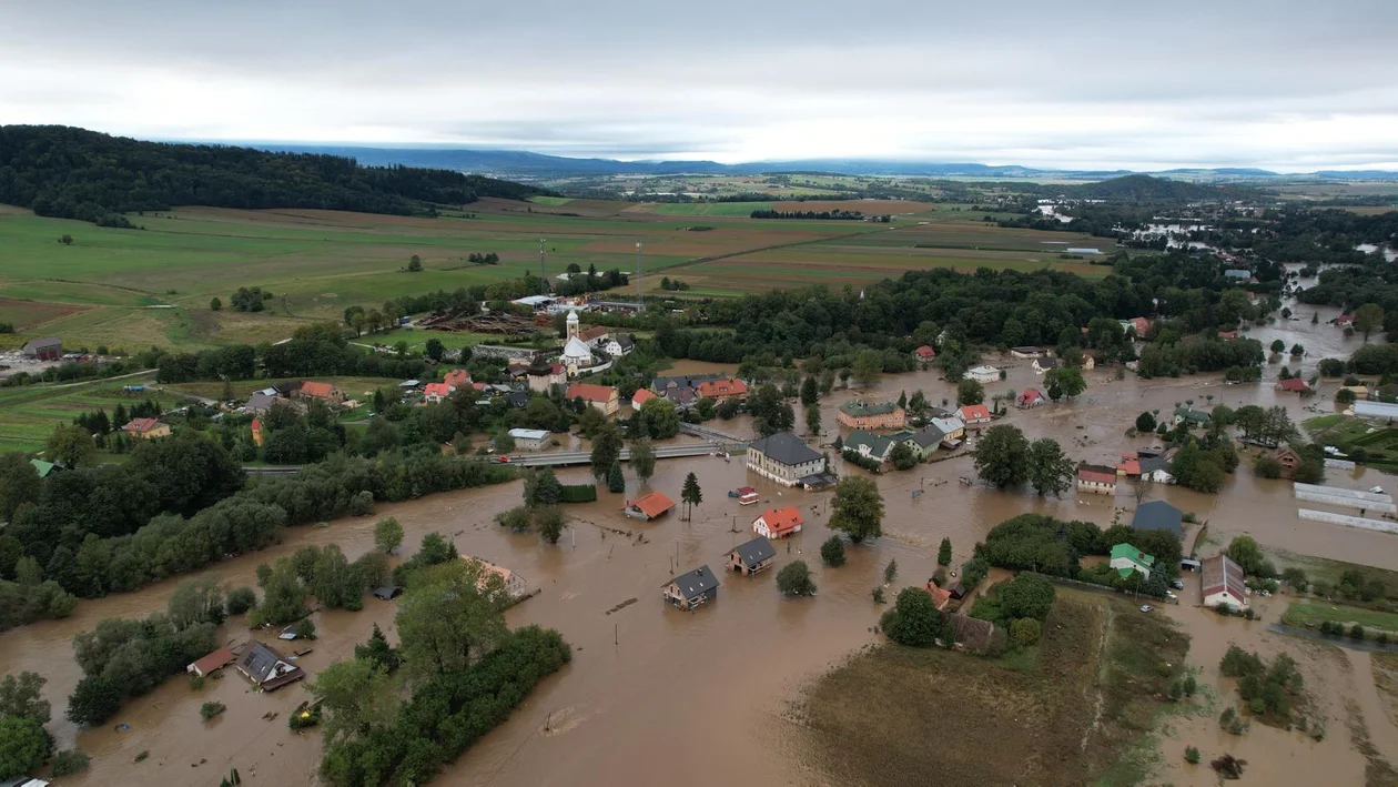 Wolni Jeźdźcy Piaski pojechali z darami dla powodzian do Bystrzycy Kłodzkiej