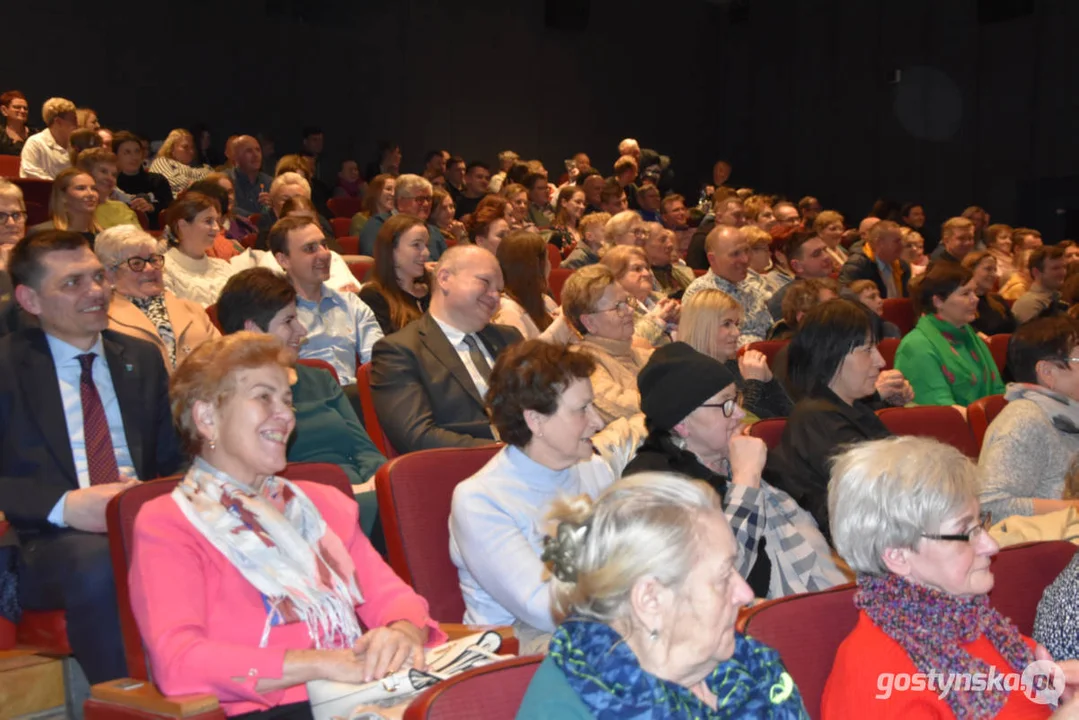 Gwarowe przedstawienie w Krobi - Grupa Teatralna "Na Fali"