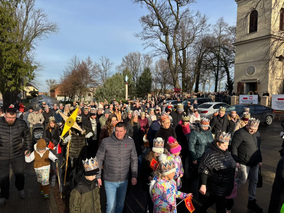 Orszak Trzech Króli w Lutogniewie [ZDJĘCIA] - Zdjęcie główne