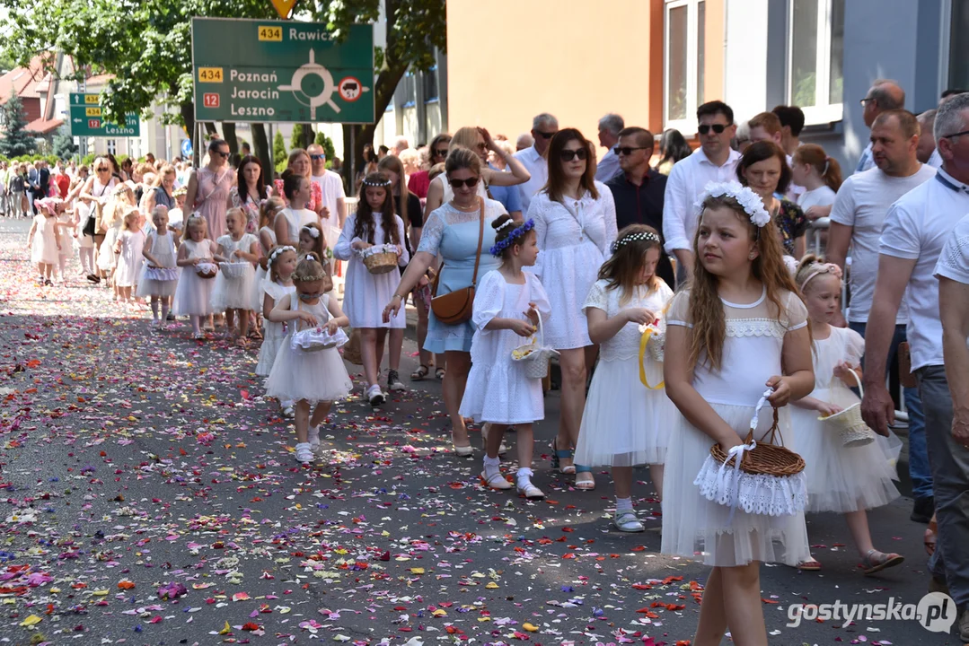 Gostyń - Boże Ciało 2023 - procesja ulicami miasta