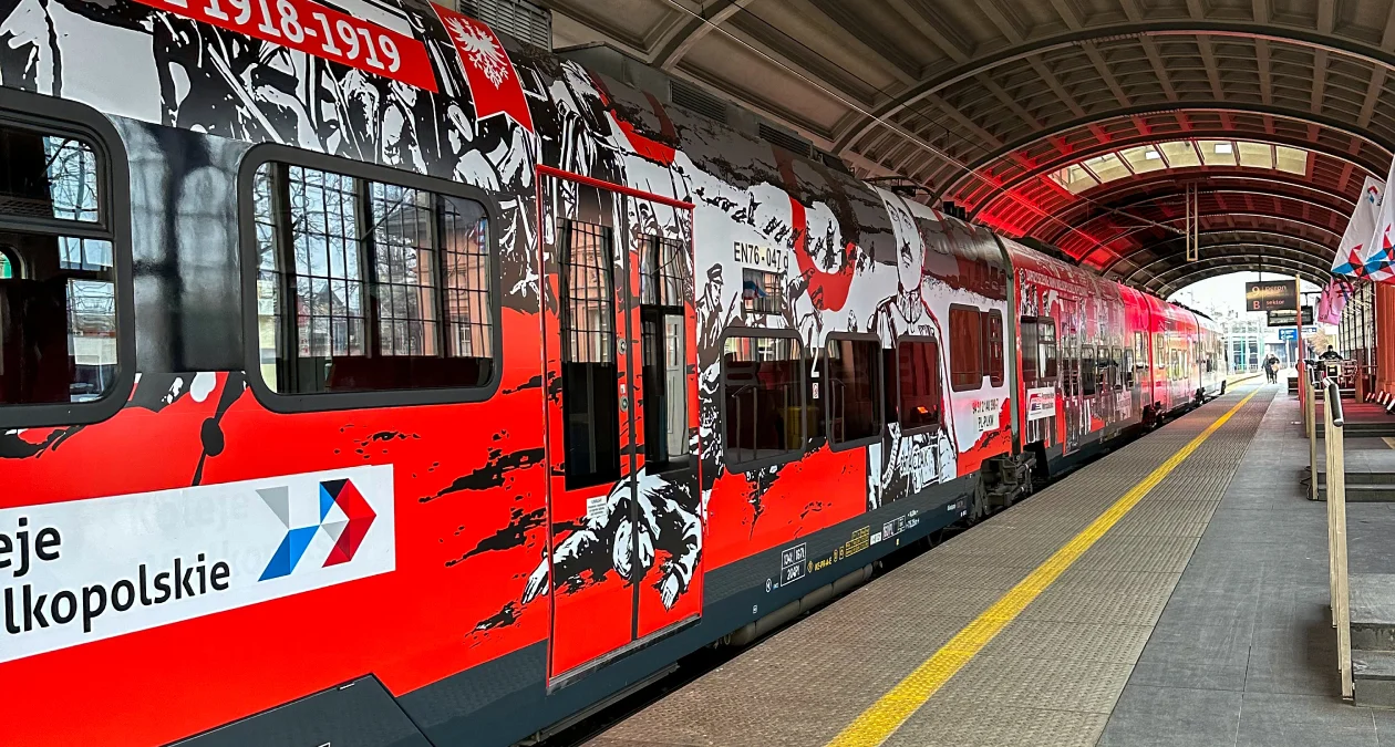 Koleje Wielkopolskie uruchomiły wyjątkowy pociąg. To hołd dla bohaterów powstania - Zdjęcie główne