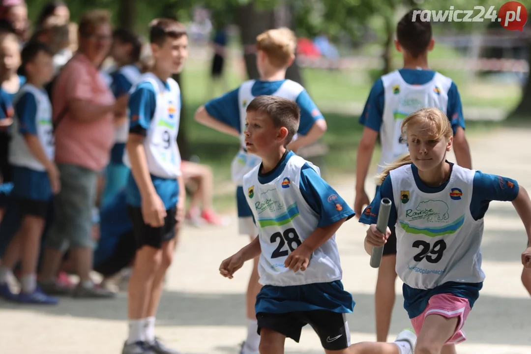 Sztafety szkolne w ramach 24h Rawickiego Festiwalu Sportu