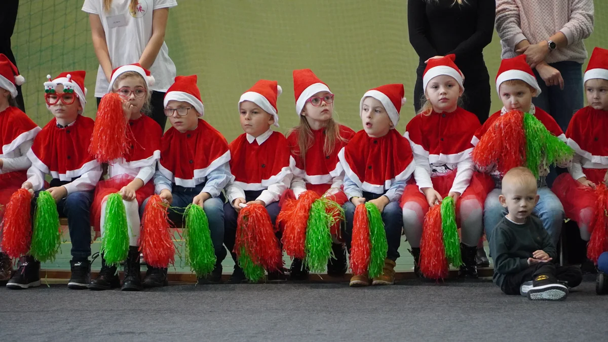 Mikołajkowy Przegląd Zespołów Tanecznych w Cielczy