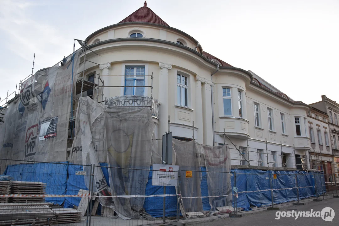 Kamienica w Gostyniu, z odnowioną elewacją, pięknie się prezentuje