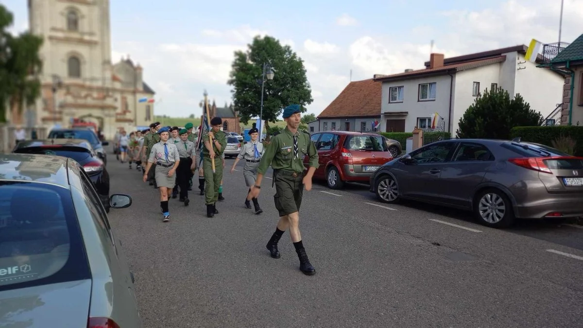 Harcerze z hufca ZHP Jarocin wraz z sympatykami wyruszyli na pielgrzymkę do Borku Wlkp.