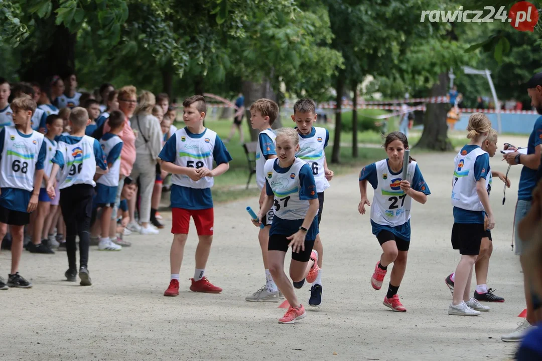 Sztafety szkolne w ramach 24h Rawickiego Festiwalu Sportu