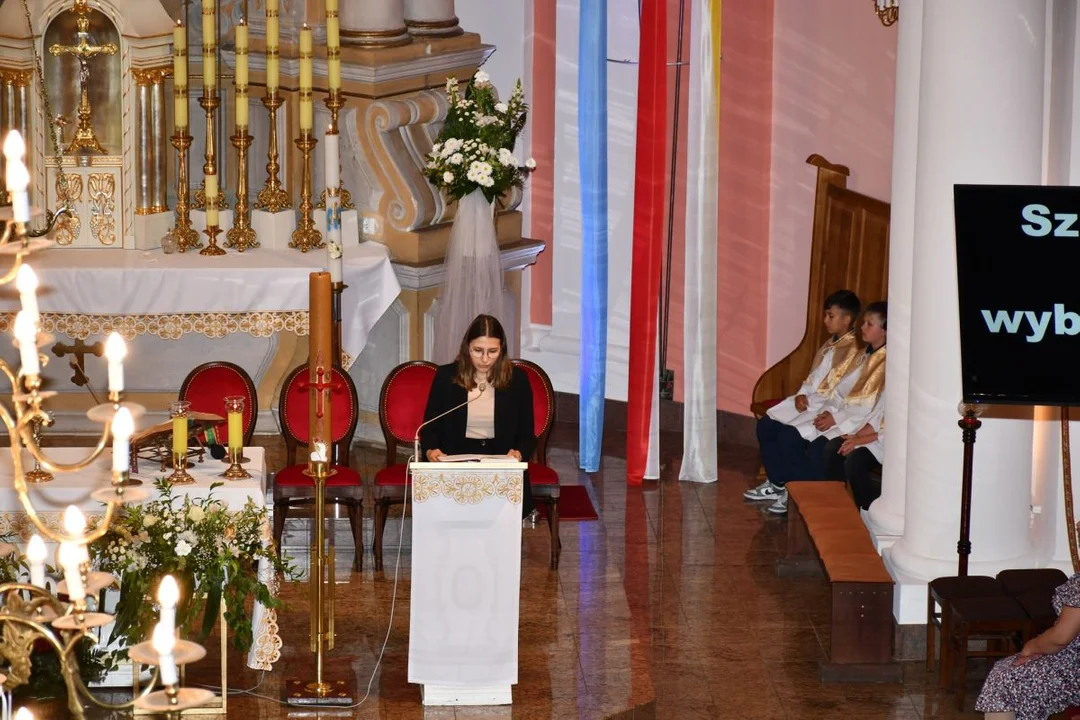 10-lecie scholi "Cieleckie Słowiki" z parafii św. Małgorzaty w Cielczy  pod dyrekcją Patryka Urbaniaka