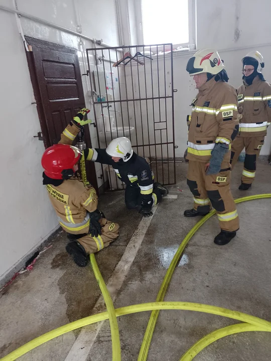 Ćwiczenia strażaków w remizie OSP Gołuchów