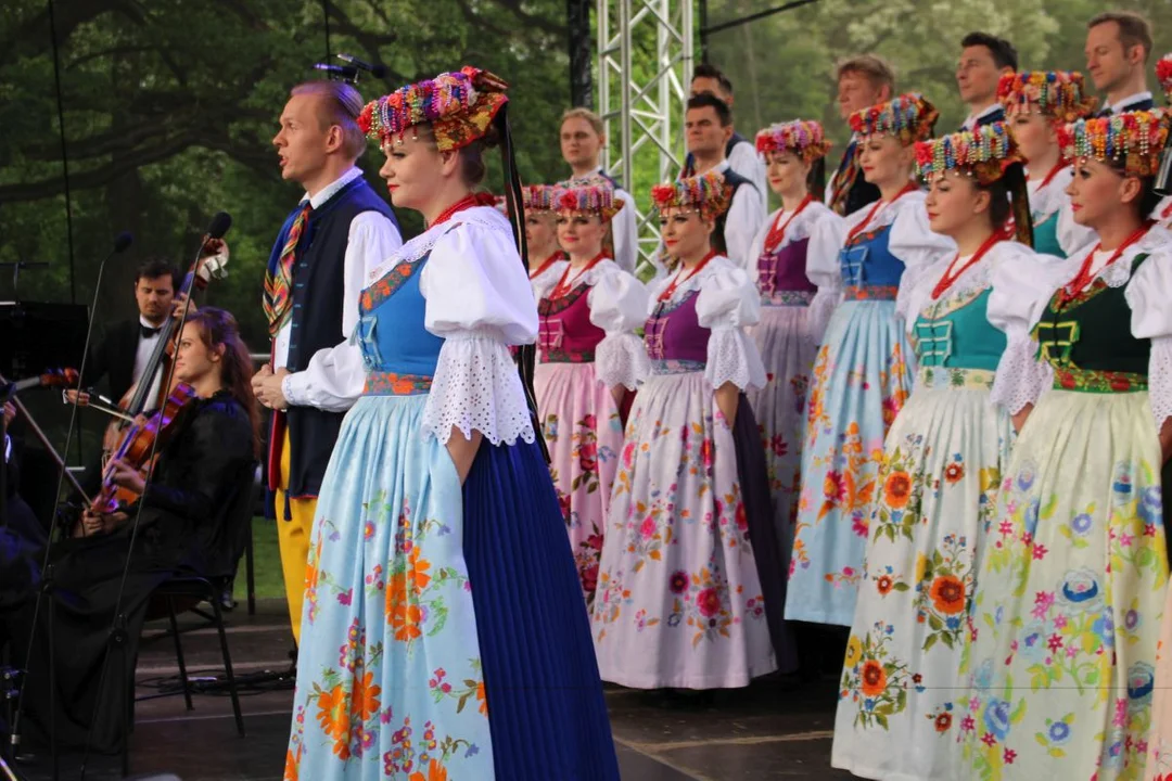 Niecodzienny koncert zespołu Pieśni i Tańca "Śląsk" w Śmiełowie [ZDJĘCIA] - Zdjęcie główne