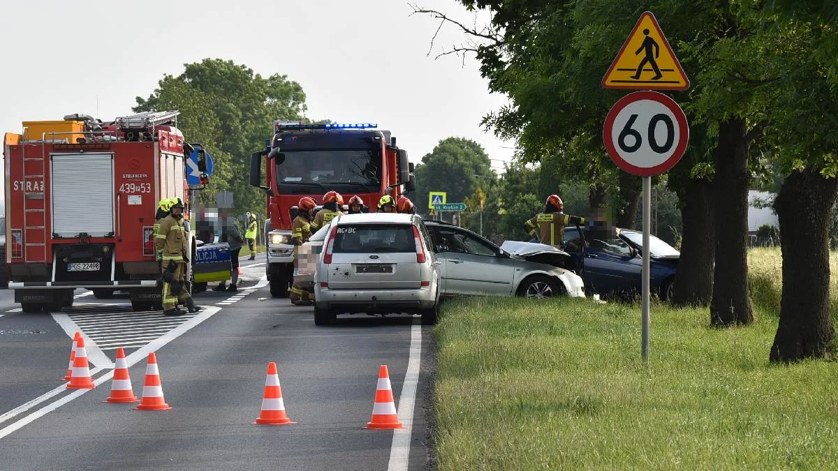 Zderzenie BMW z mazdą na DW434 w Starej Krobi. Do jednego z uczestników wezwano ZRM - Zdjęcie główne