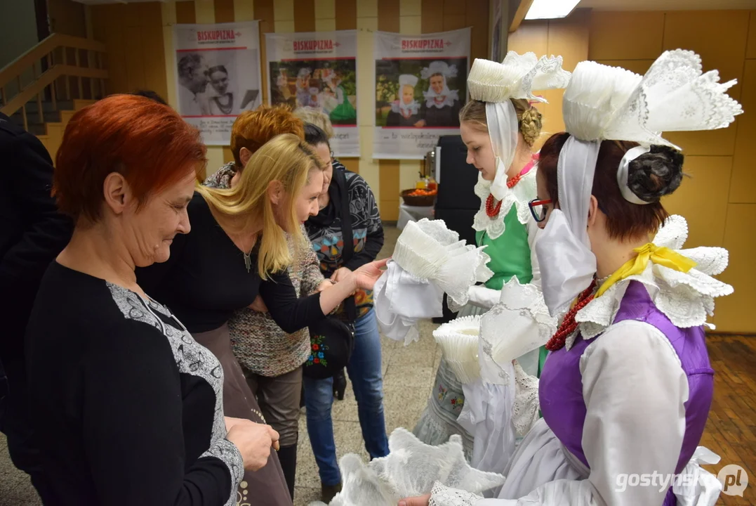 Beata Kabała z Krobi jest jedyną mistrzynią kopczorek na świecie