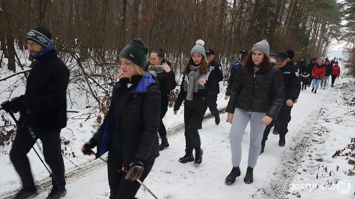 Mikołajkowy Charytatywny Marsz Nordic Walking „Idziemy dla Julki”