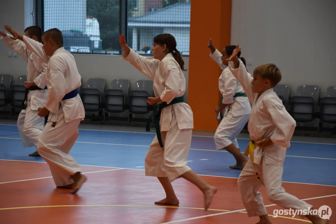 Trening Klubu TKKF Tęcza w nowej hali sportowej w Gostyniu