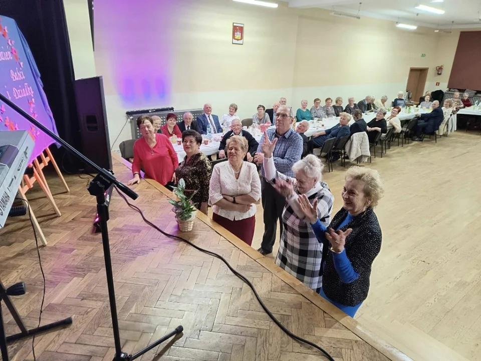 Dzień Babci i Dziadka w Kobylinie [ZDJĘCIA] - Zdjęcie główne