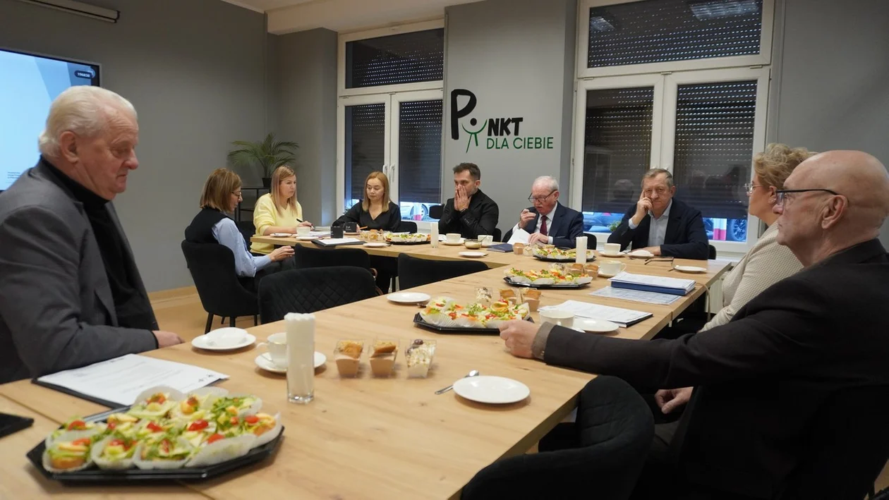 Za nami posiedzenie Powiatowej Rady Rynku Pracy. O czym dyskutowano? [ZDJĘCIA] - Zdjęcie główne