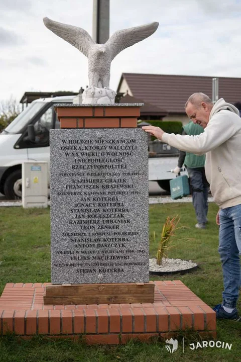 W Osieku powstał pomnik upamiętniający mieszkańców walczących o niepodległość