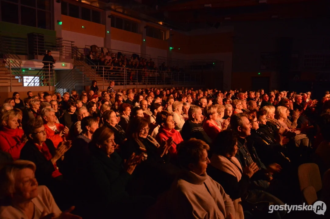 Koncert największych przebojów musicalowych i filmowych w Poniec. Od "Księżniczki Czardasza" po "Skrzypka na dachu"