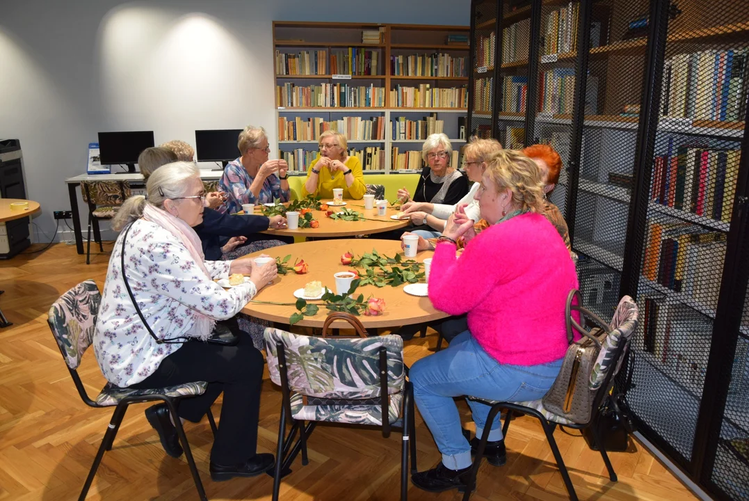 Krotoszyn. Dzień Kobiet w bibliotece