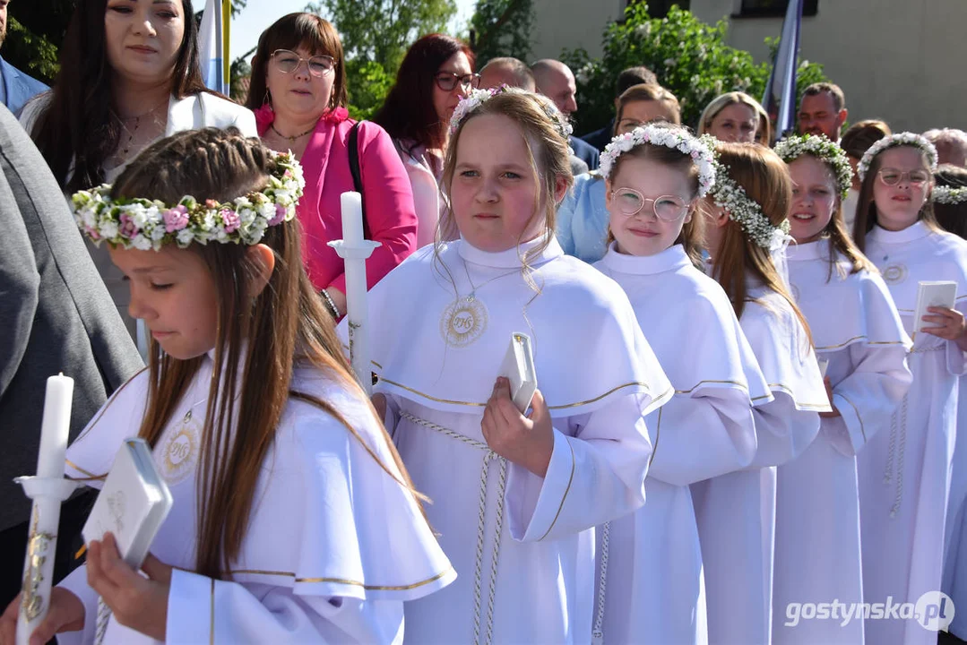 Sakrament I Komunii Świętej w parafii w Pogorzeli