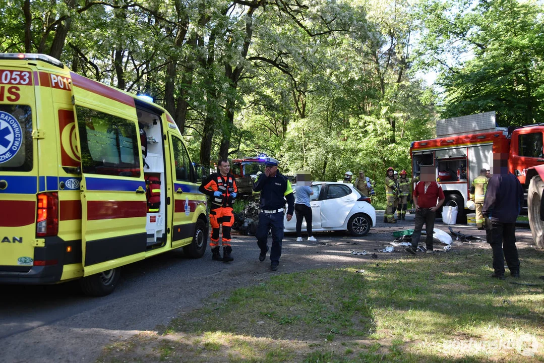 Wypadek drogowy na DW437 Borek Wlkp.- Dolsk