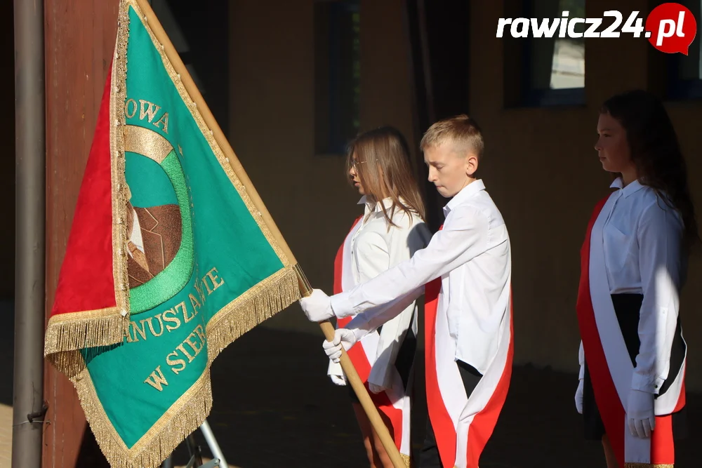 Rozpoczęcie roku szkolnego w SP im. Janusza Korczaka w Sierakowie