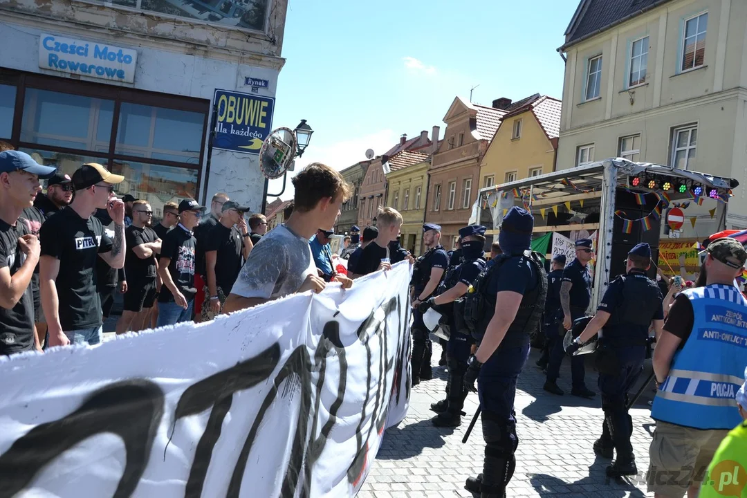 Marsz Równości i kontrmanifestacje w Rawiczu