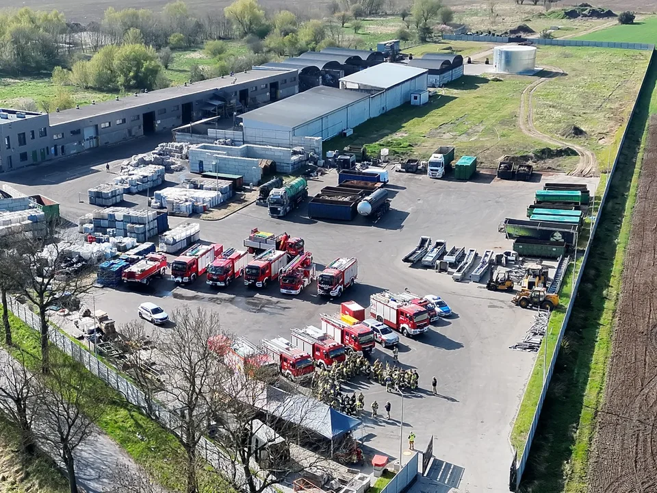 Pożar w zakładzie odpadów? Tak strażacy przygotowują się na najgorsze