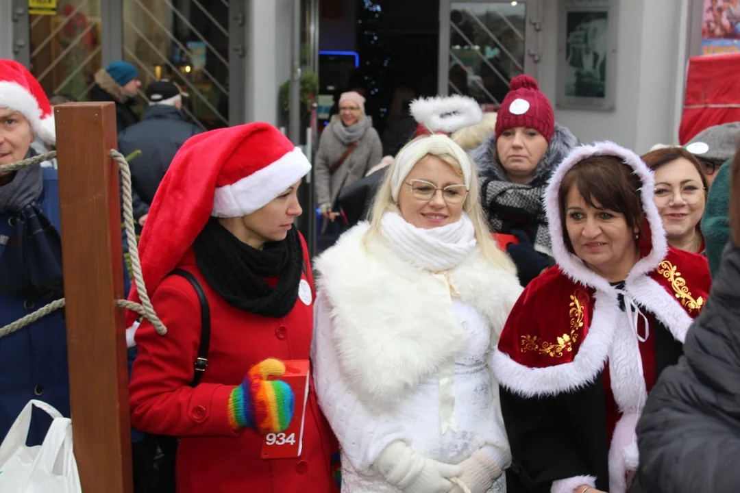 W Jarocinie trwa Jarmark Świąteczny. Zobacz, co można kupić