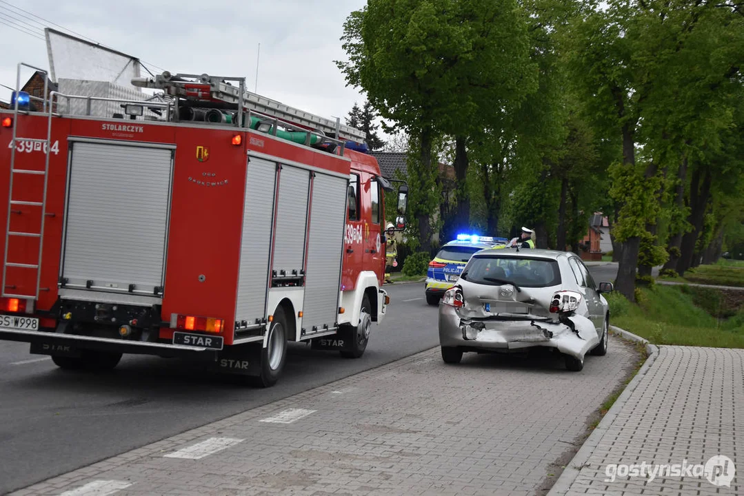 Zderzenie dwóch samochodów w Siedlcu (gm. Pępowo)