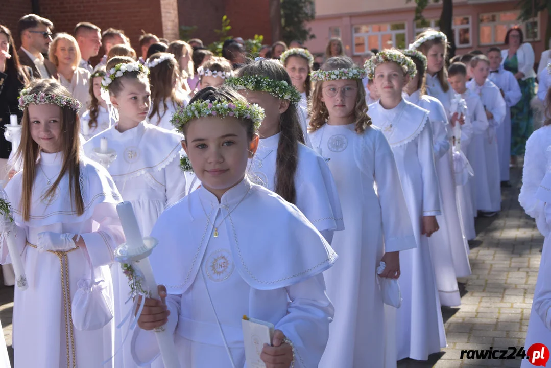 Pierwsza Komunia Święta w rawickiej farze (ZDJĘCIA) - Zdjęcie główne