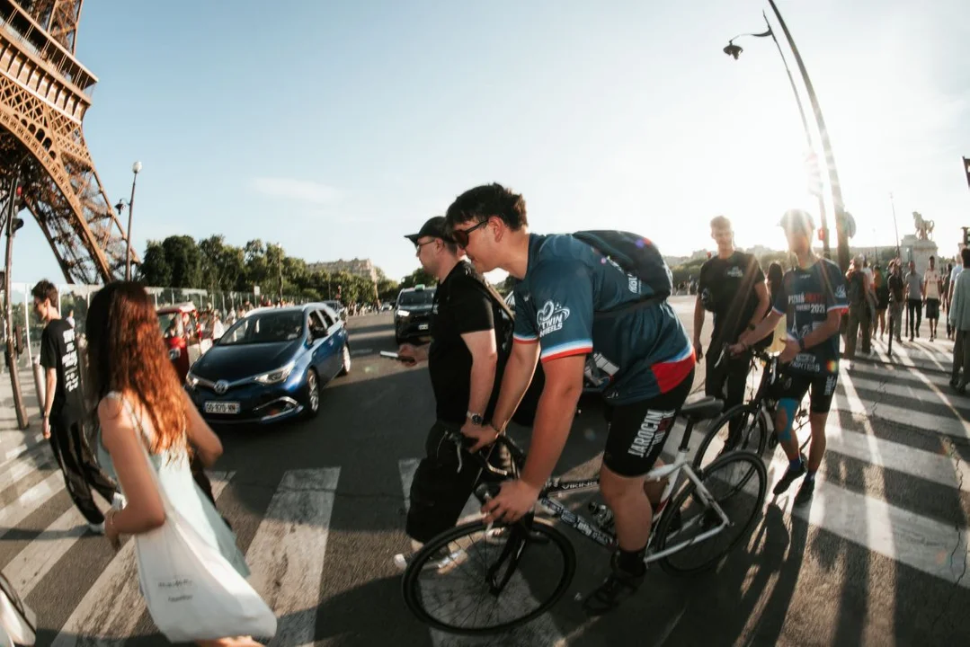 Jarocinianie pojechali rowerami do Paryża