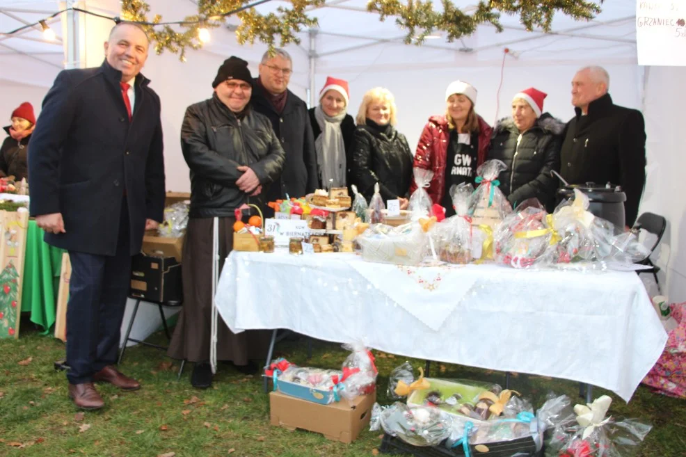 Jarmark bożonarodzeniowy i finał konkursu "Wilekopolskie smaki wigilijne w Choczu"