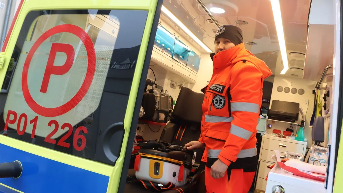 Nowoczesna karetka bariatryczna trafi do Bojanowa. Zastąpi dotychczasowy ambulans [ZDJĘCIA] - Zdjęcie główne