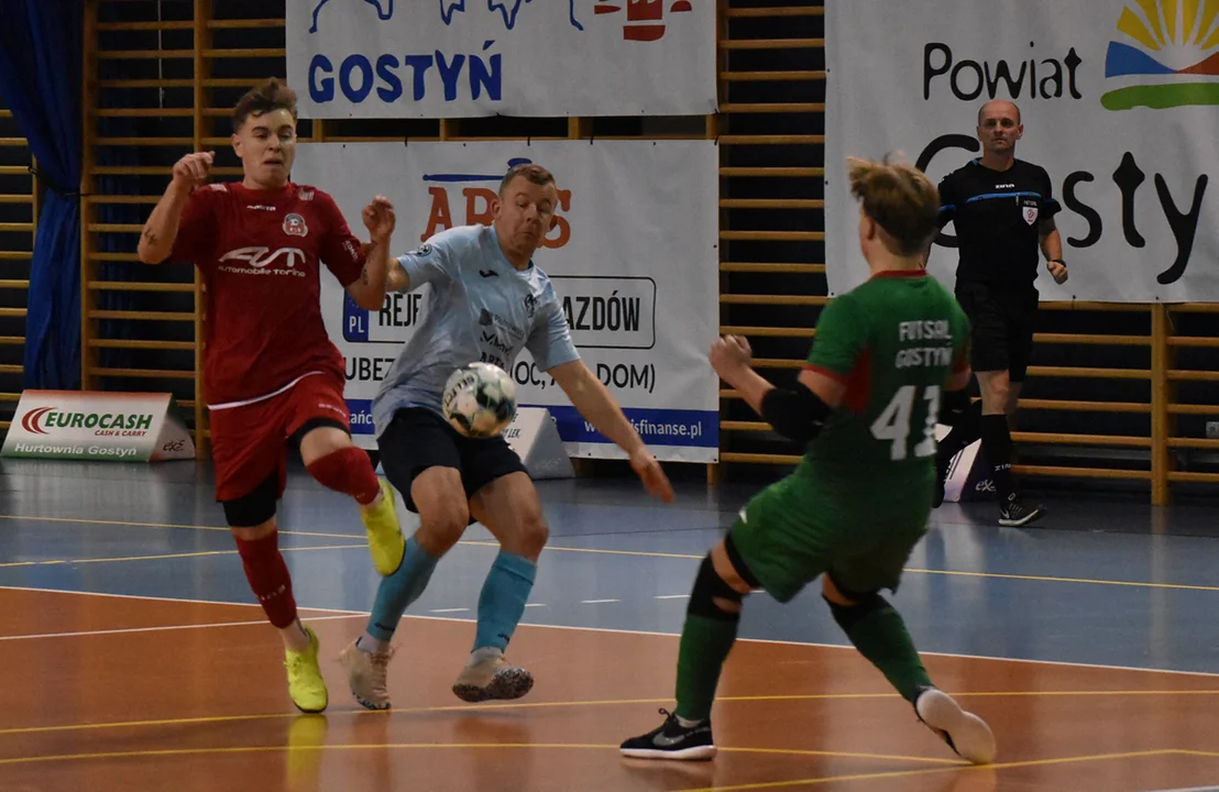 Lider z Konina nie oddał miejsca Futsalowi Gostyń - Zdjęcie główne