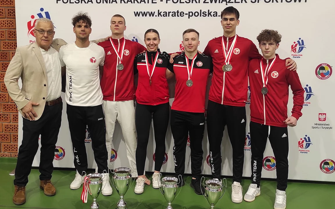 Zawodnicy Pleszewskiego Klubu Karate w blasku złota - Zdjęcie główne