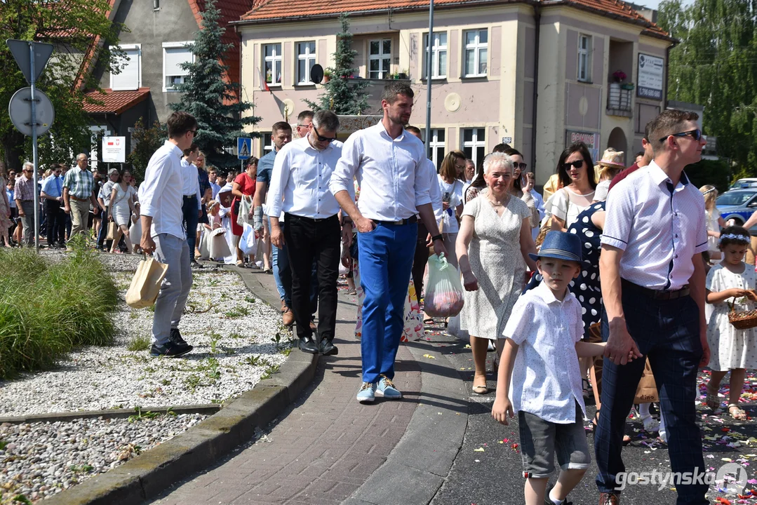 Gostyń - Boże Ciało 2023 - procesja ulicami miasta