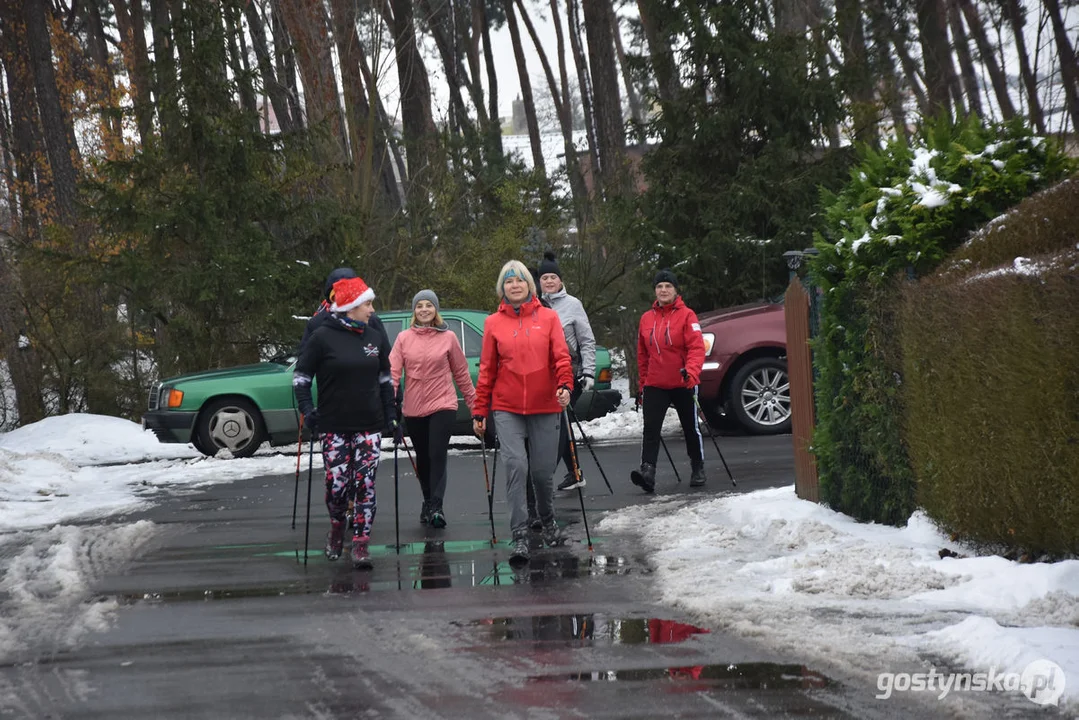 Mikołajkowy Charytatywny Marsz Nordic Walking „Idziemy dla Julki”