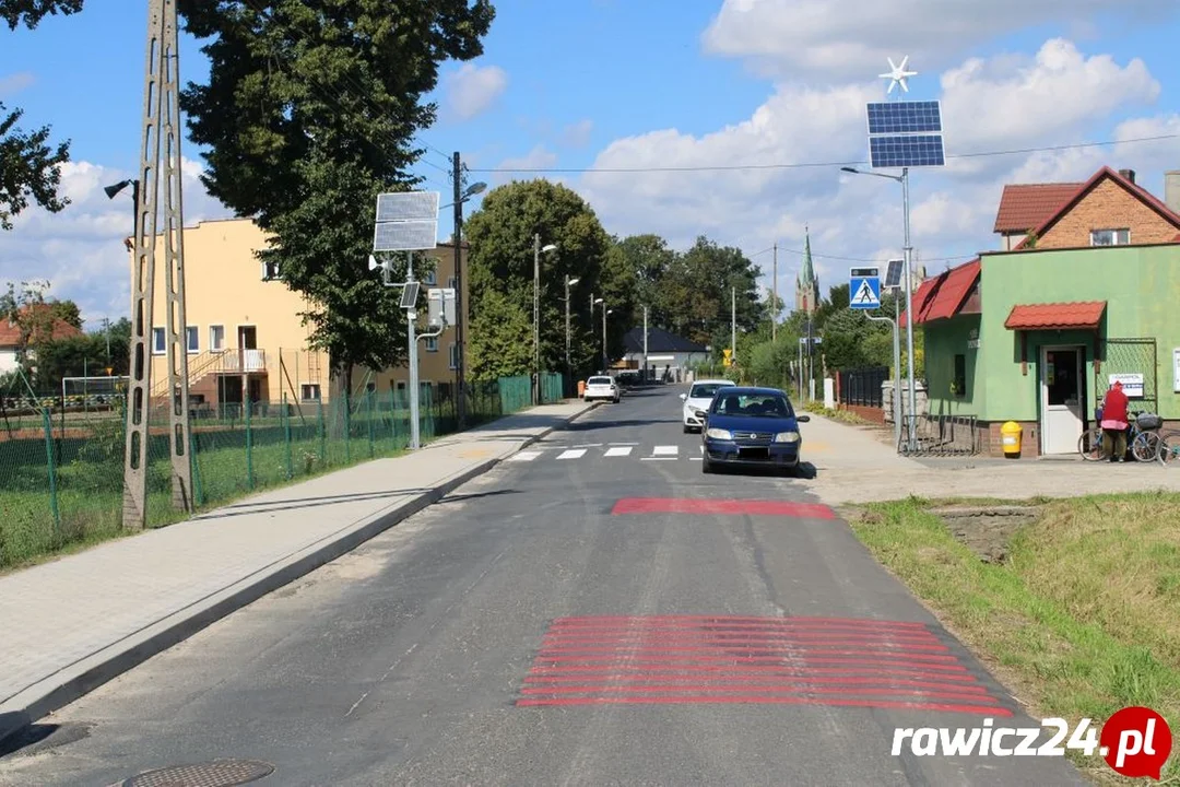 Nowe przejścia dla pieszych i chodniki w Bojanowie [FOTO] - Zdjęcie główne