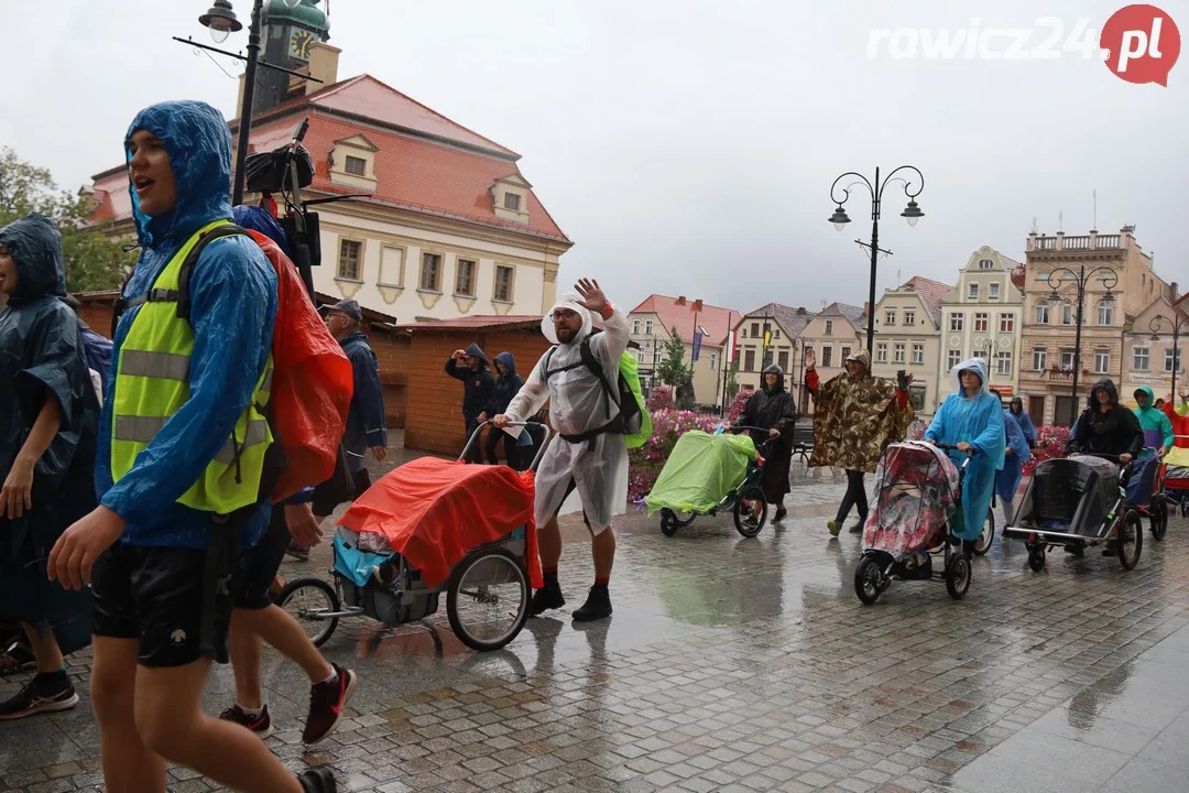 Pielgrzymi na ulicach Rawicza