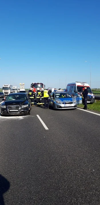 Pijana kobieta z dwójką dzieci uciekała przed policją. Doprowadziła do zderzenia