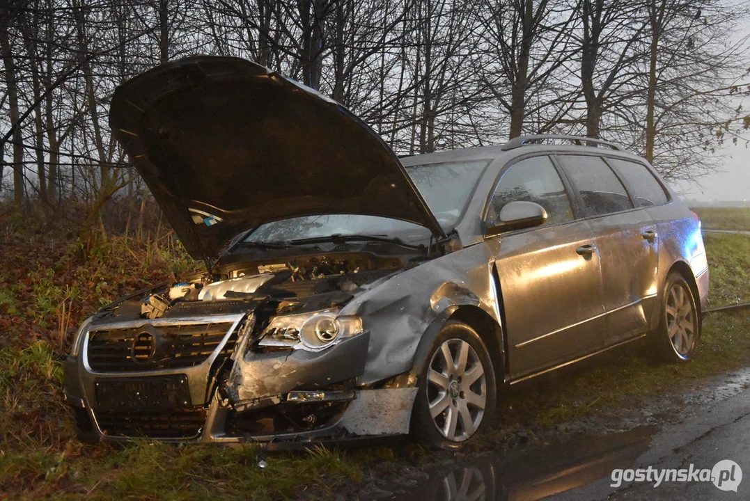 Zderzenie trzech osobówek na trasie Gostyń-Poniec