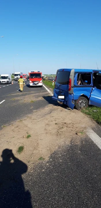 Pijana kobieta z dwójką dzieci uciekała przed policją. Doprowadziła do zderzenia