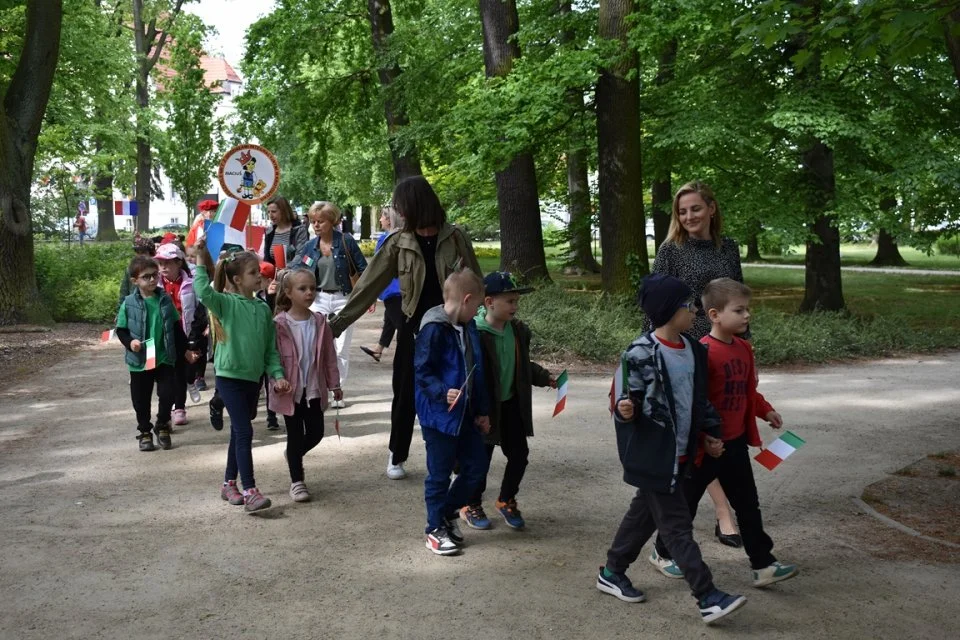 Krotoszyn. Miasteczko europejskie i pochód przedszkolaków