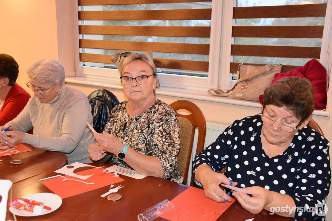 Międzypokoleniowe warsztaty kotylionowe w Borku Wlkp.