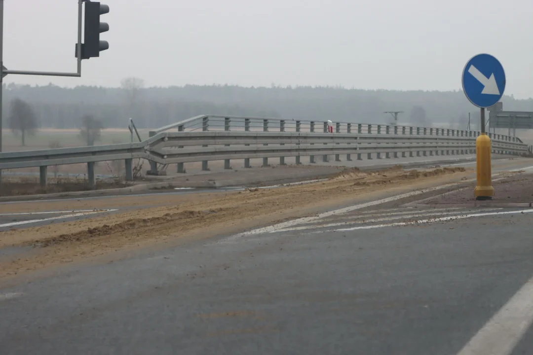 UWAGA kierowcy! Utrudnienia w ruchu na DK36, na miejscu jest już policja - Zdjęcie główne